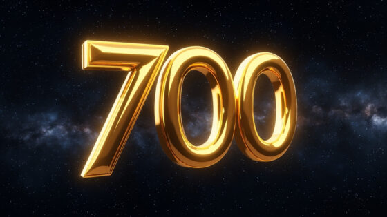 700