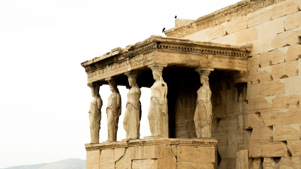 60+ Ancient Greek Names (Gods, Heroes & Mortals with Meanings)