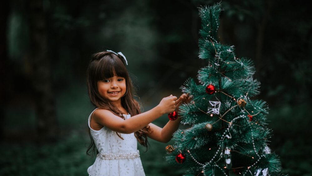 44 Festive Christmas Names for Holiday Babies