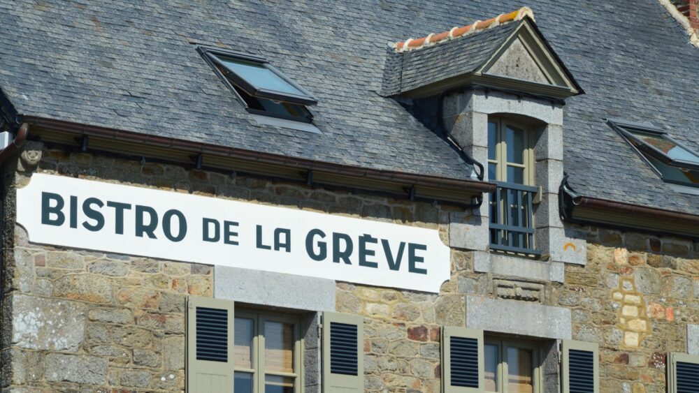 90 French Surnames: Elegant Origins and What They Reveal About History