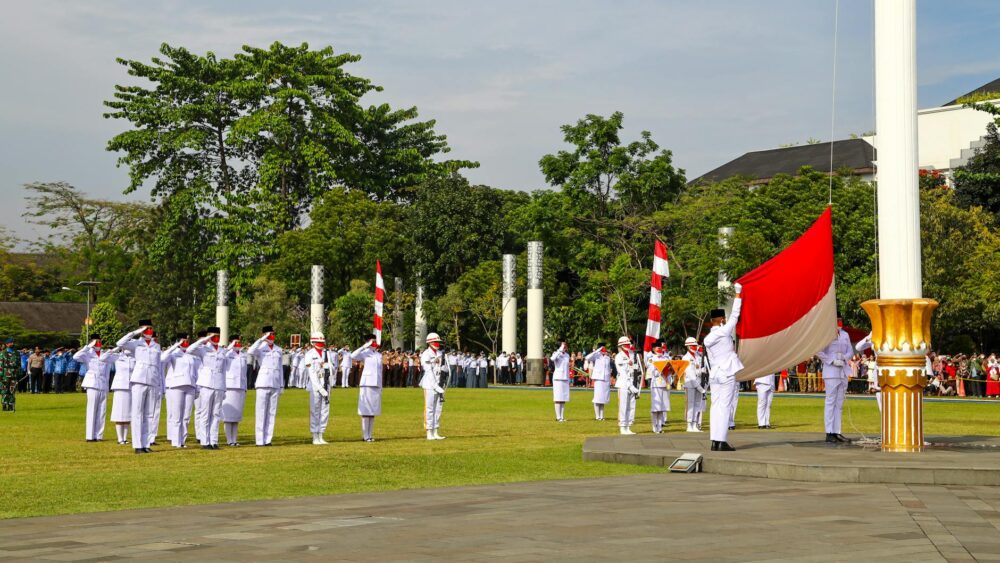 66 Indonesian Last Names: Origins, Meanings, and Cultural Roots