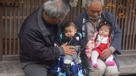 100 Japanese Family Names: Kanji Meanings, Regional Origins & Pronunciation Guide