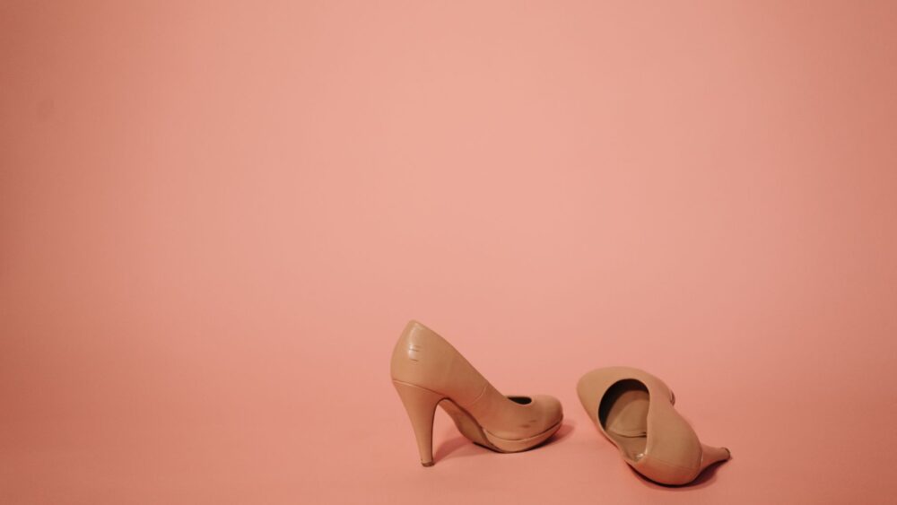 100 Pretty Last Names That Sound Beautiful and Have Lovely Meanings