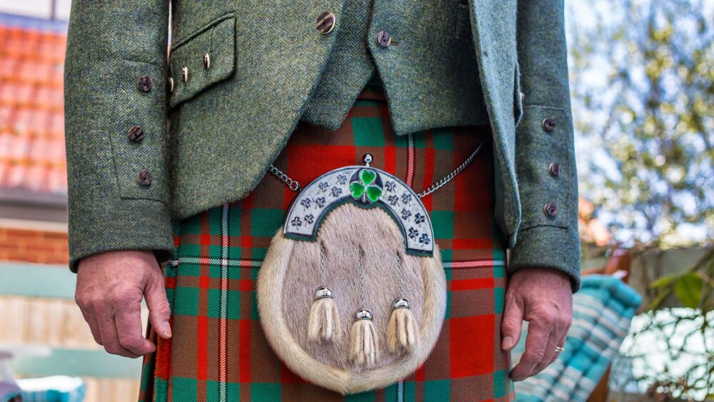 92 Scottish Surnames: Clan Connections, Gaelic Meanings & Famous Bearers