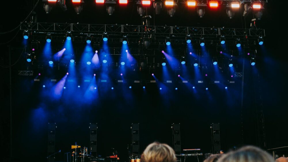58 Unforgettable Stage Names: Tips & Inspiring Examples for Performers